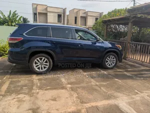 Toyota Highlander LE 4x2 (2.7L 4cyl 6A) 2016 Blue