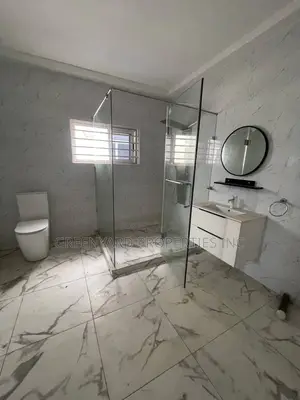 4bdrm House in Lakeside Estate, Ashaley Botwe for rent