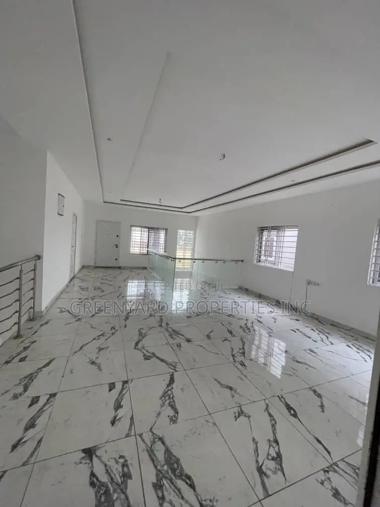 4bdrm House in Lakeside Estate, Ashaley Botwe for rent