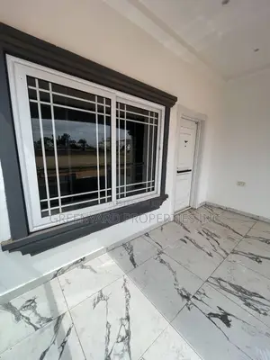 4bdrm House in Lakeside Estate, Ashaley Botwe for rent