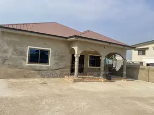 3bdrm House in Adade, Kasoa for rent