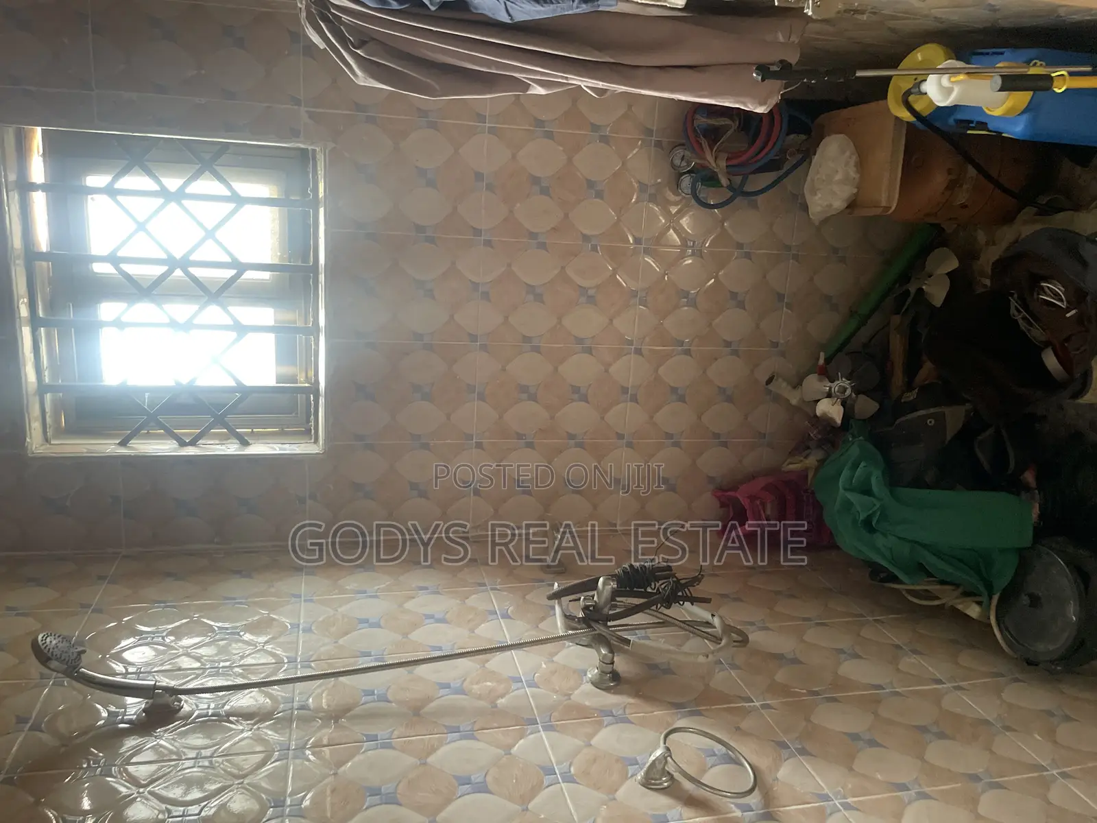 3bdrm House in Adade, Kasoa for rent