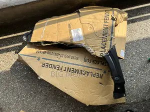 Nissan Kicks 2018 Fender Pair and All Kinds of Parts