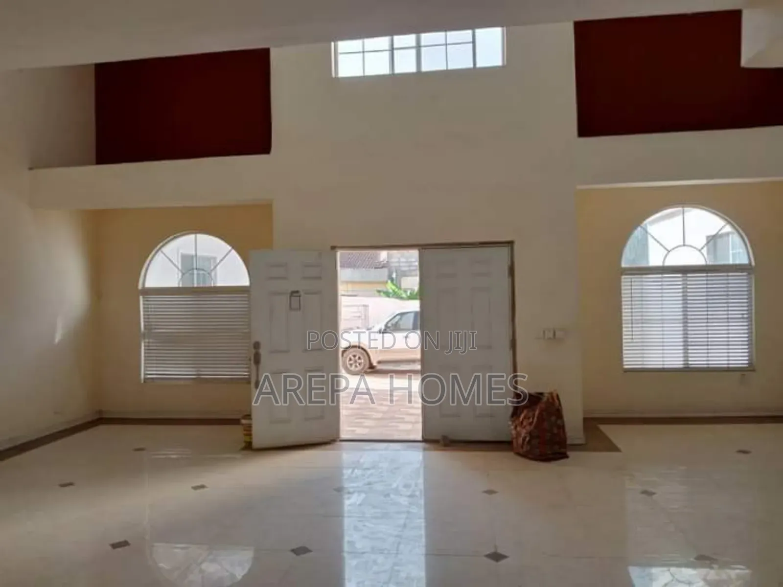 20bdrm Block of Flats in Arepa Homes, Adenta for sale
