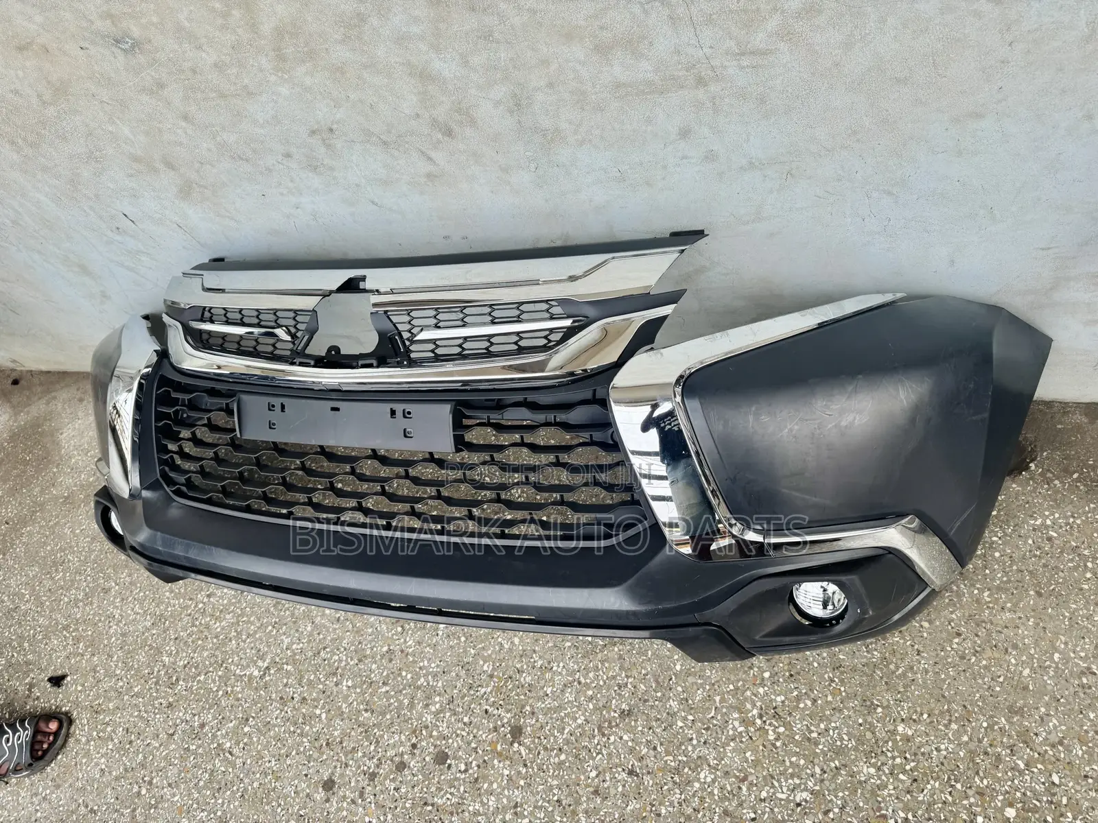 Mitsubishi Pajero Sports 2016 2017 2018 Front Bumper Complete
