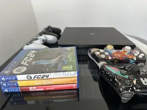 Play Station 4 Slim (Ps4 4