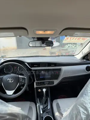 Toyota Corolla LE (1.8L 4cyl 2A) 2018 Blue