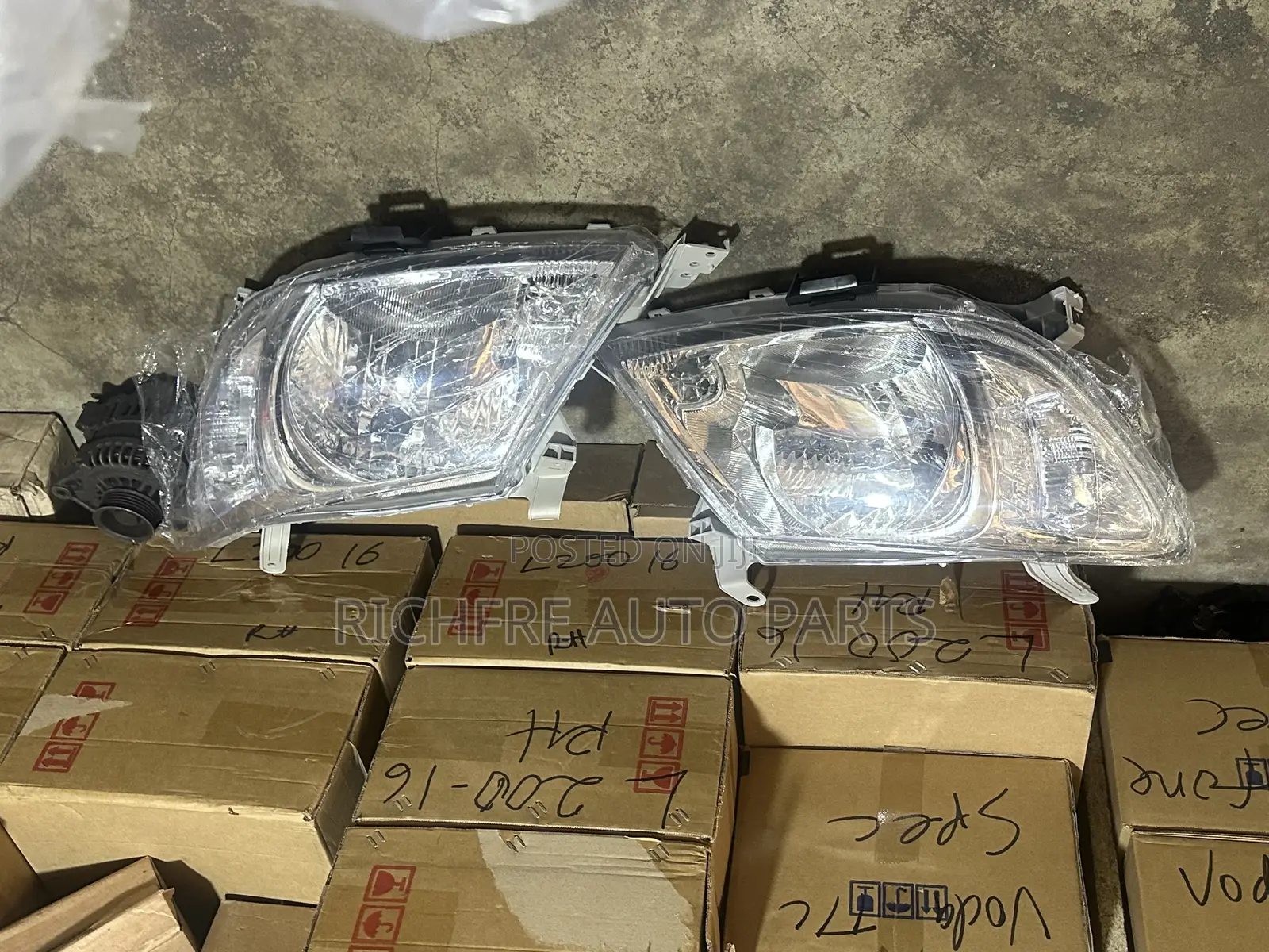 Toyota Hilux 2009 2010 2011 Headlight All White