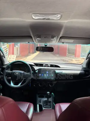 Toyota Hilux 2018 White