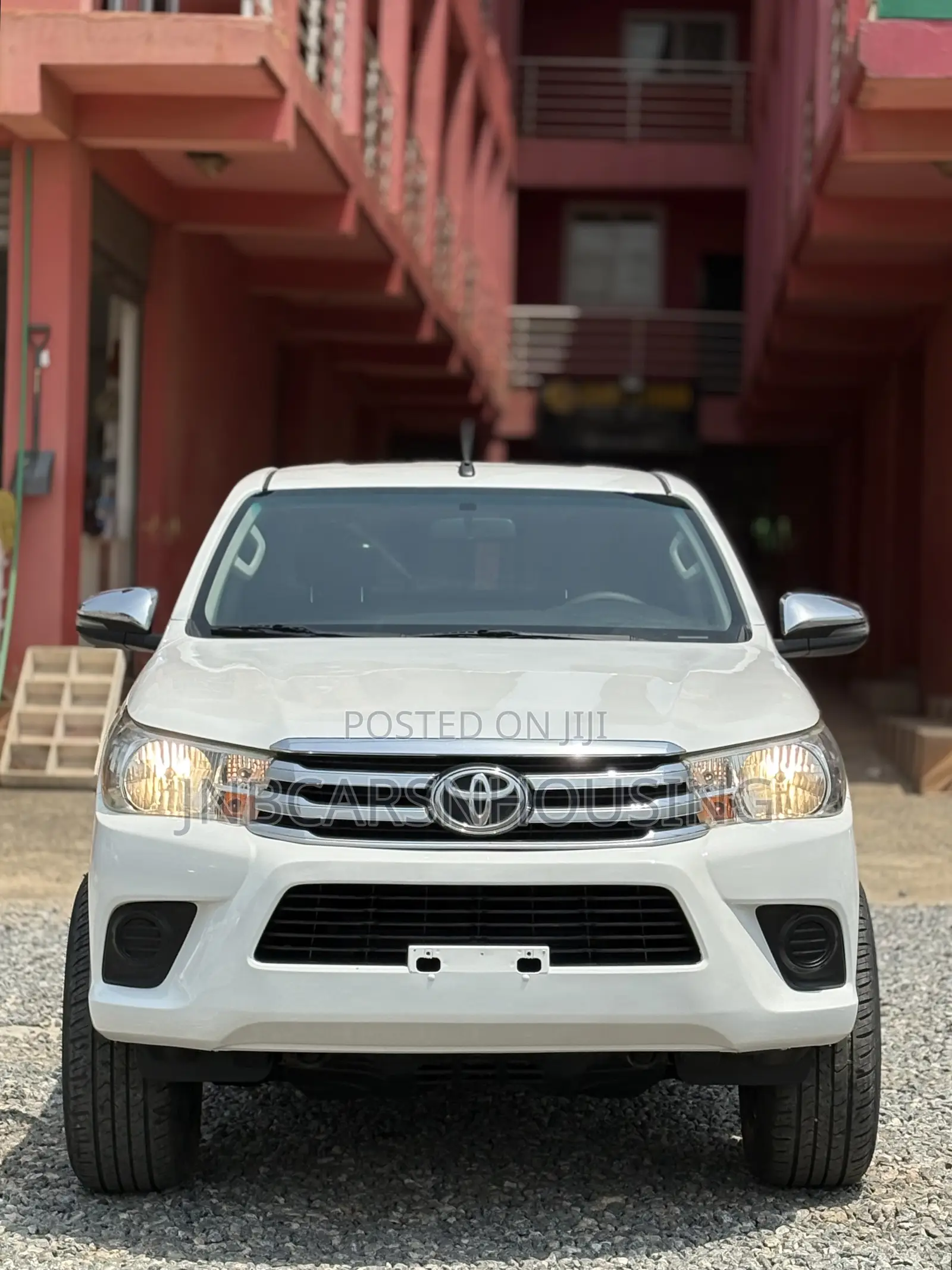 Toyota Hilux 2018 White