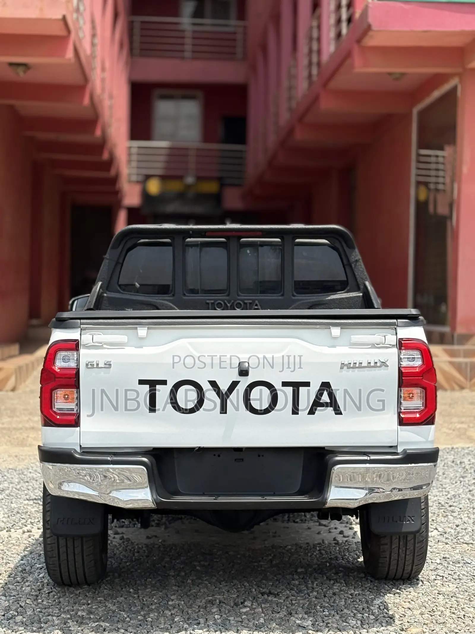 Toyota Hilux 2018 White