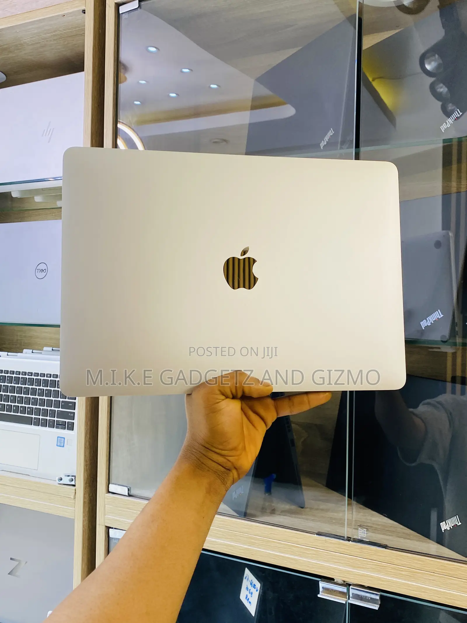 Laptop Apple MacBook 2020 8GB Intel Core i5 SSD 256GB