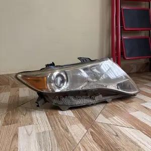 Original 2009 - 2015 Toyota Venza Headlight Front Right Passenger Side