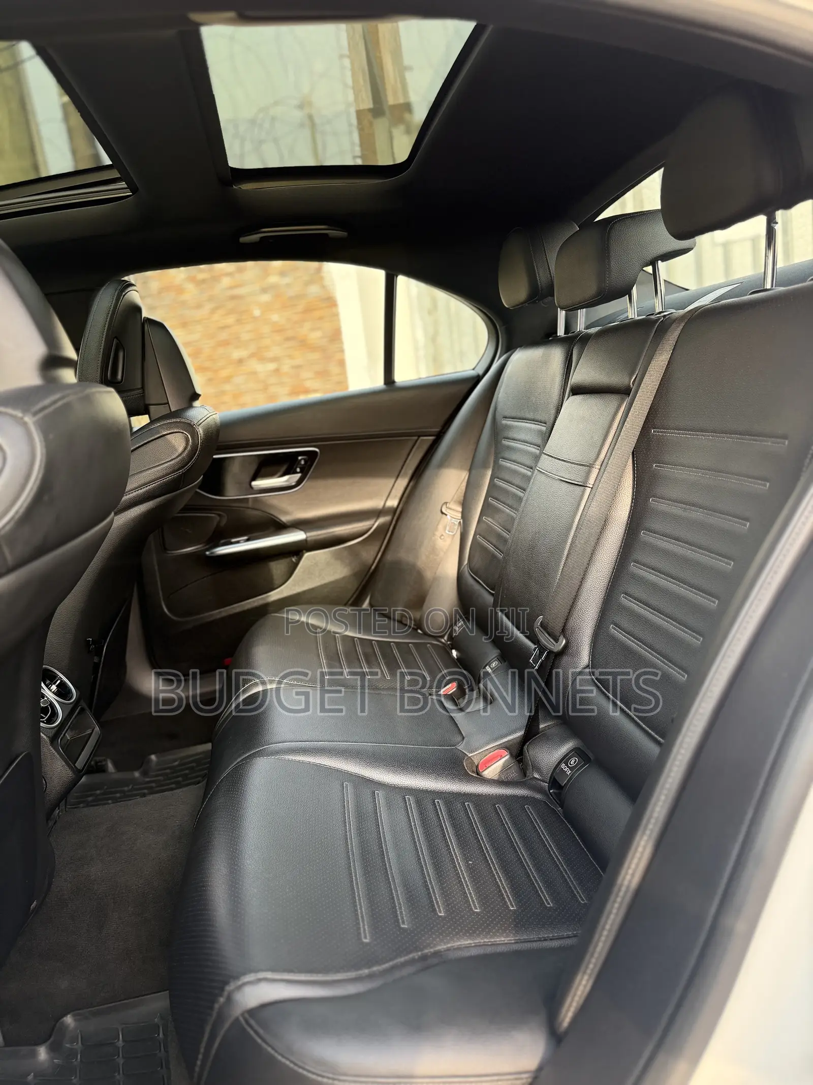 Mercedes-Benz C300 2022 White