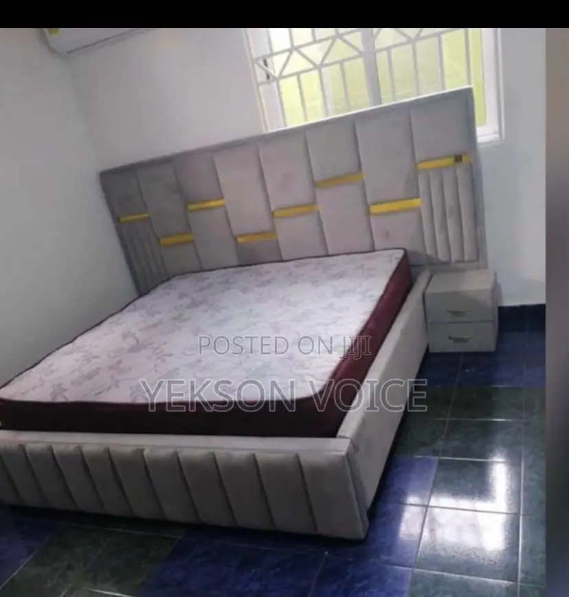 Queen Size Bed Frame With Drawer and Mattress