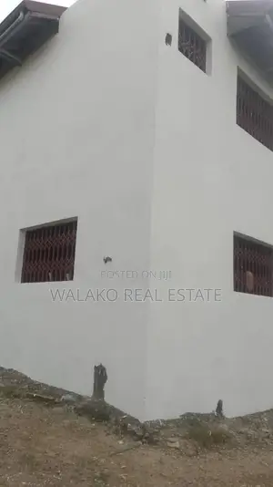 5bdrm House in Ga West Municipal for sale