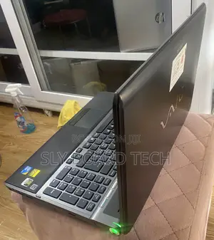 Laptop Sony VAIO VPC-F12S1E 8GB Intel Core i7 HDD 500GB