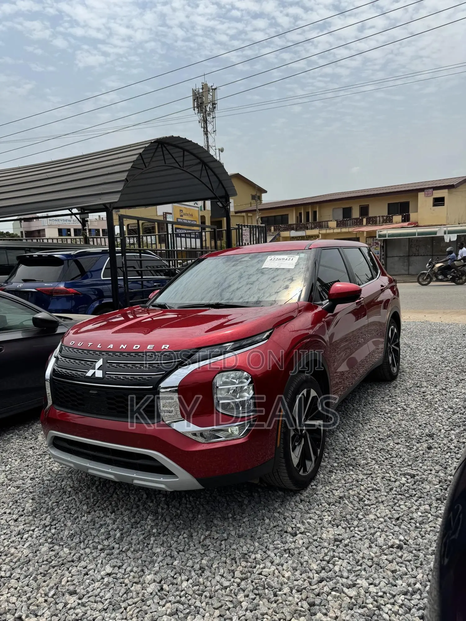 Mitsubishi Outlander SE 2024 Red
