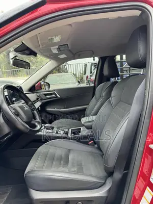 Mitsubishi Outlander SE 2024 Red