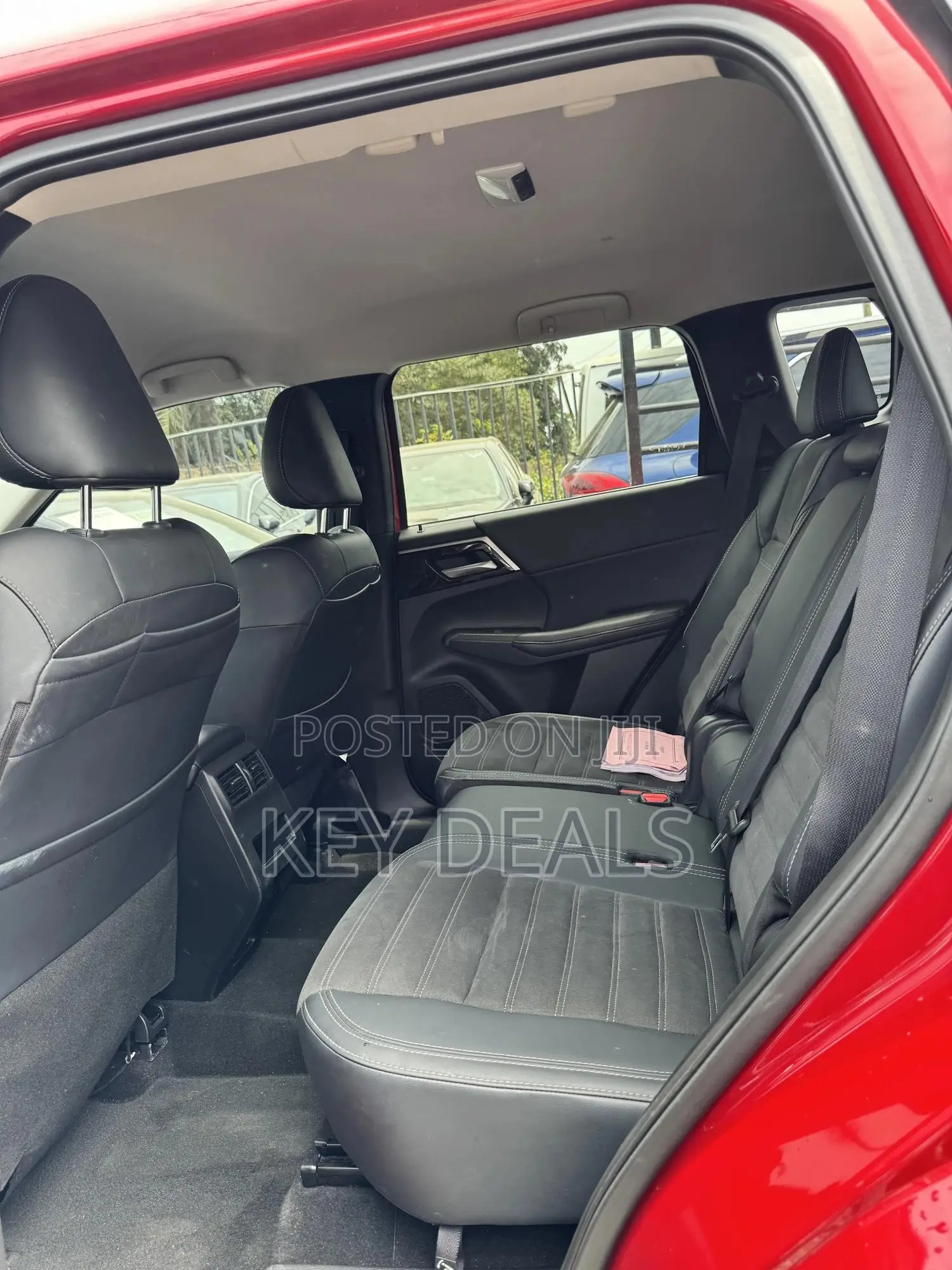 Mitsubishi Outlander SE 2024 Red