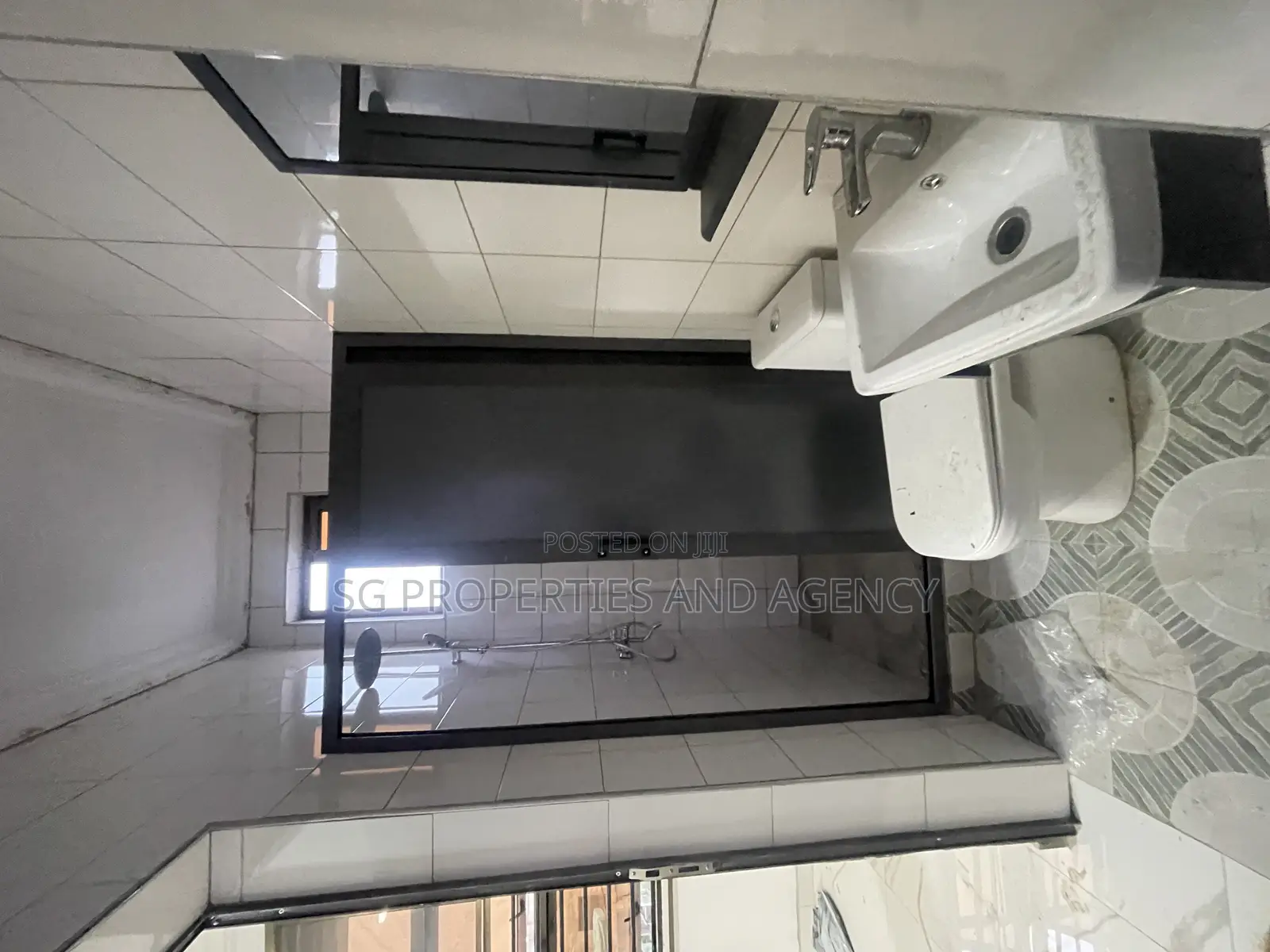 2bdrm Apartment in Lashibi, Sakumono for rent