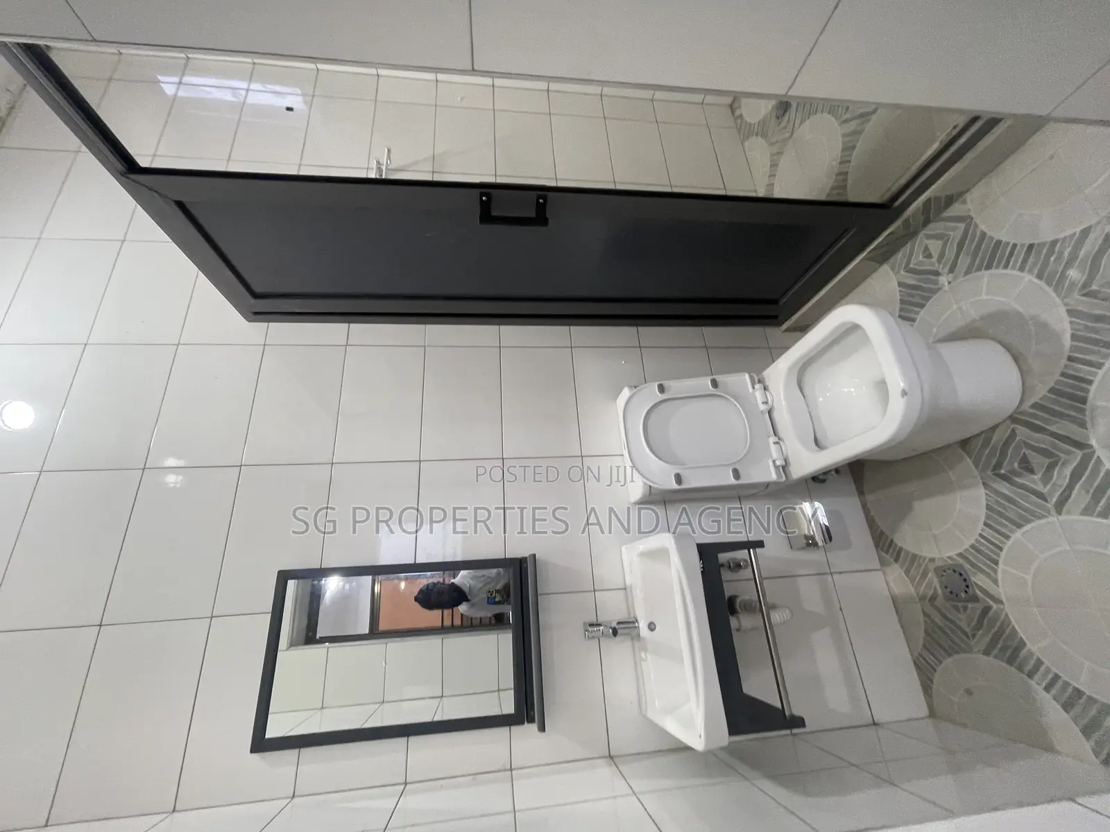 2bdrm Apartment in Lashibi, Sakumono for rent