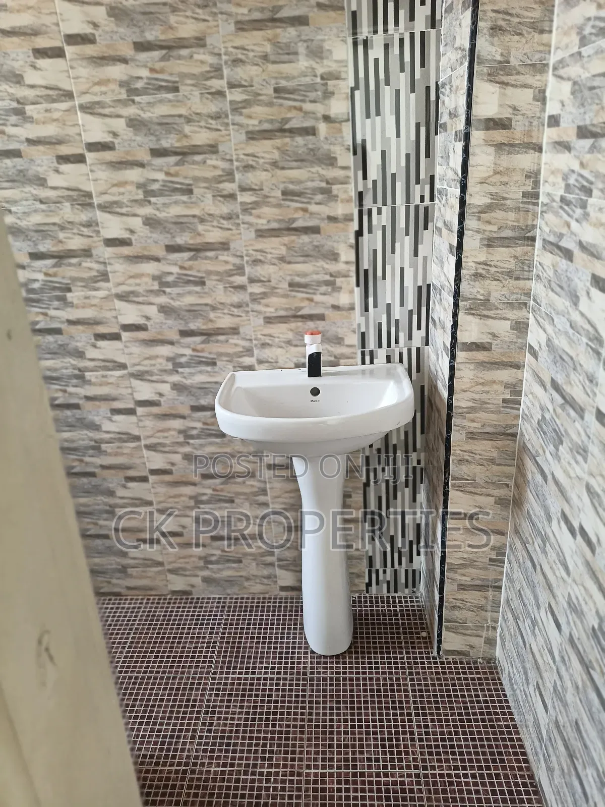 Mini Flat in Dome for rent
