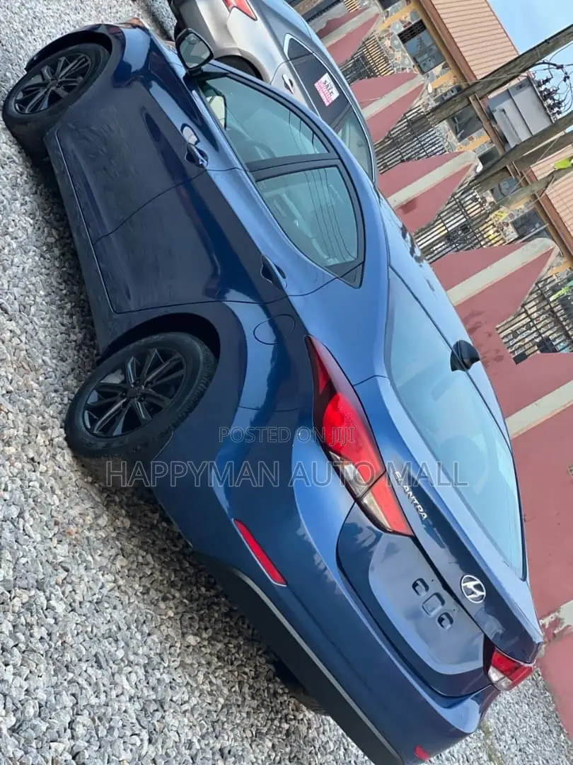 Hyundai Elantra SE Sedan FWD (1.8L 4cyl 6A) 2016 Blue