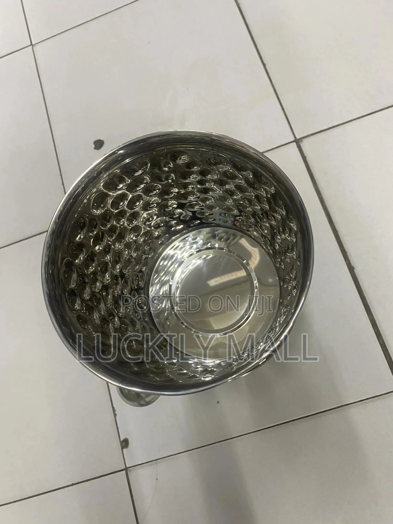 A Ice Bucket