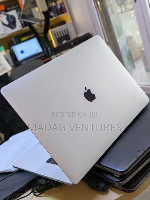 Laptop Apple MacBook Pro 2018 16GB Intel Core i7 SSD 512GB