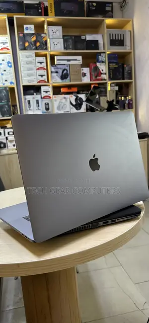 Laptop Apple MacBook Pro 2017 16GB Intel Core i7 SSD 256GB