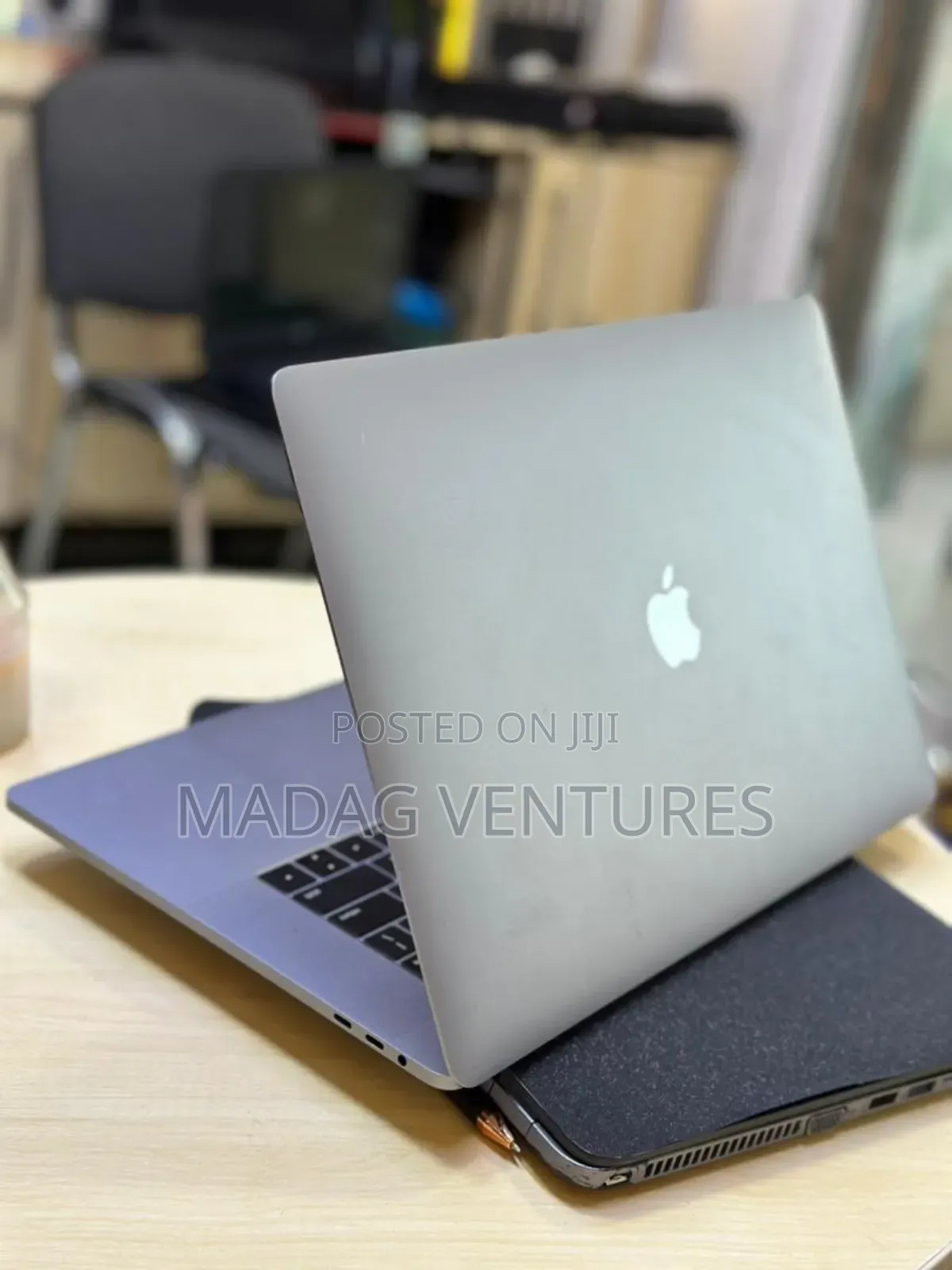 Laptop Apple MacBook Pro 2017 16GB Intel Core i7 SSD 256GB
