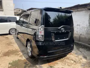 Toyota Voxy 2013 Black
