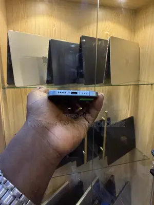 New Apple iPhone 16 128 GB Green