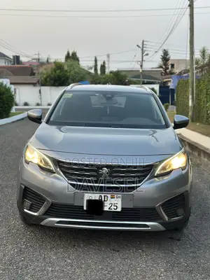 Peugeot 5008 2017 Gray