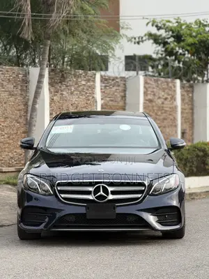 Mercedes-Benz E300 2018 Blue
