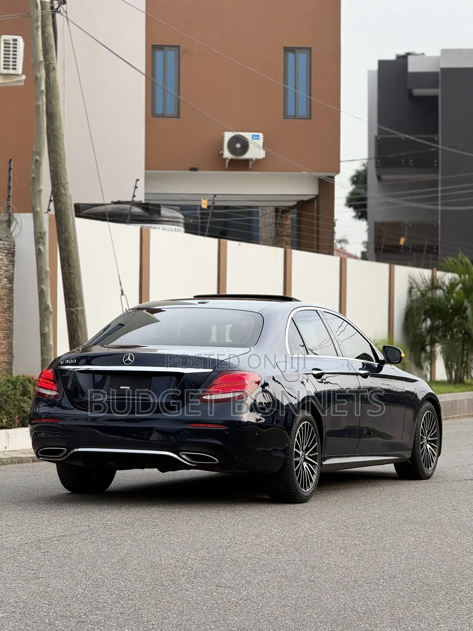 Mercedes-Benz E300 2018 Blue