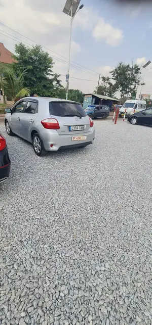 Toyota Auris 2010 Silver