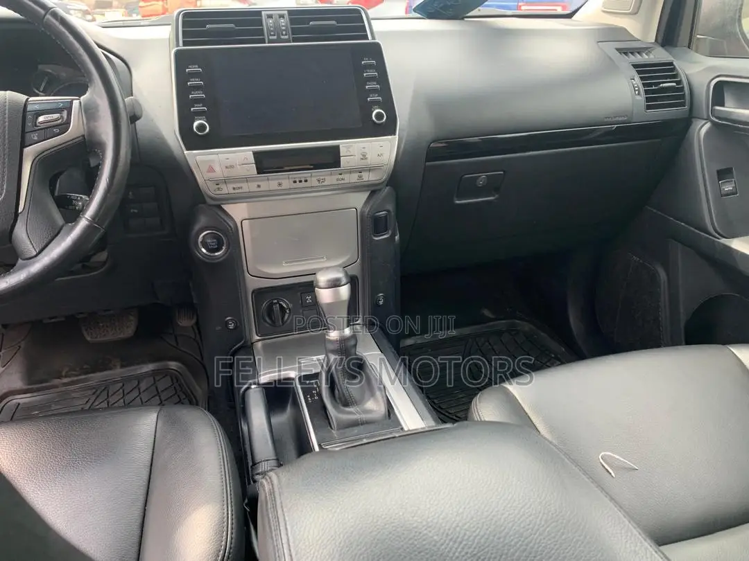 Toyota Land Cruiser Prado 2.7 2021 Red