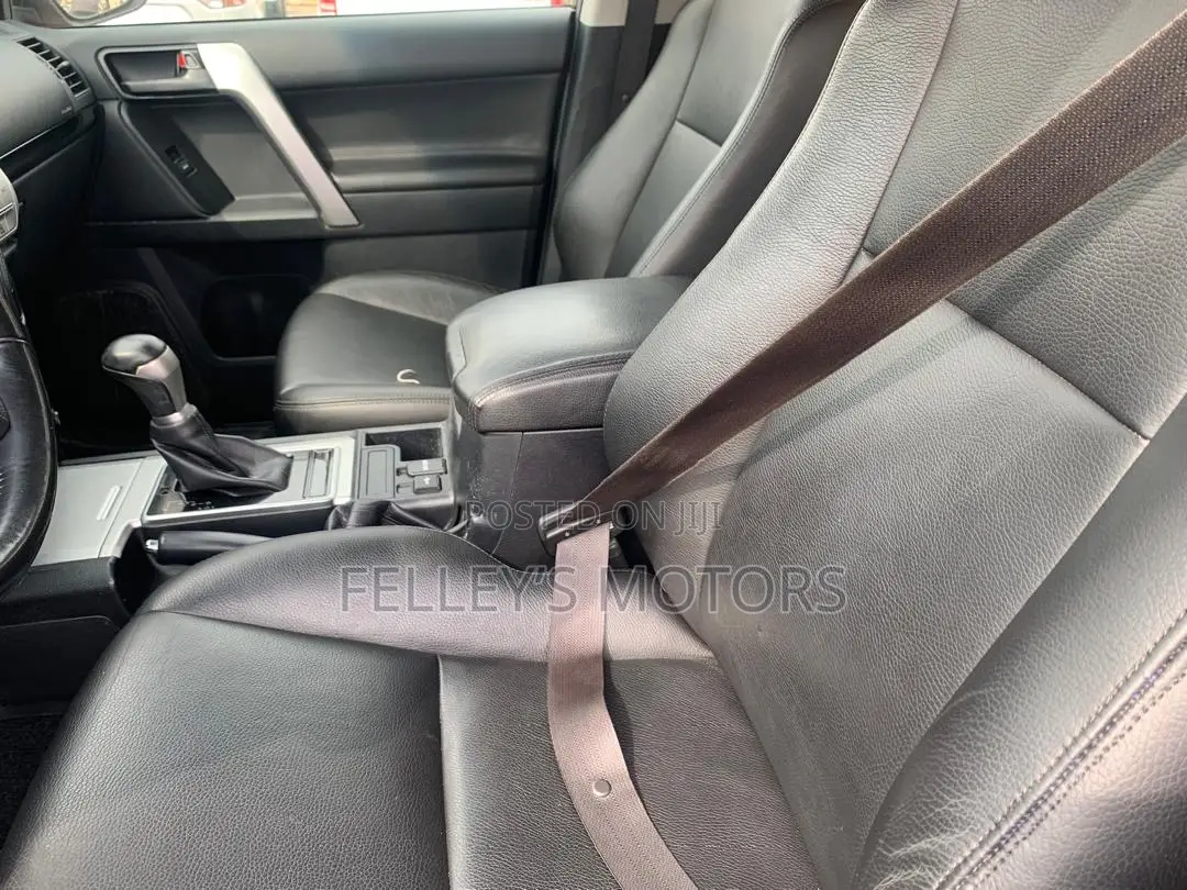 Toyota Land Cruiser Prado 2.7 2021 Red