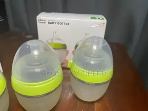 Preloved Comotomo Bottles
