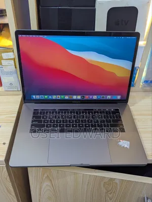 Laptop Apple MacBook Pro 2017 16GB Intel Core i7 SSD 512GB