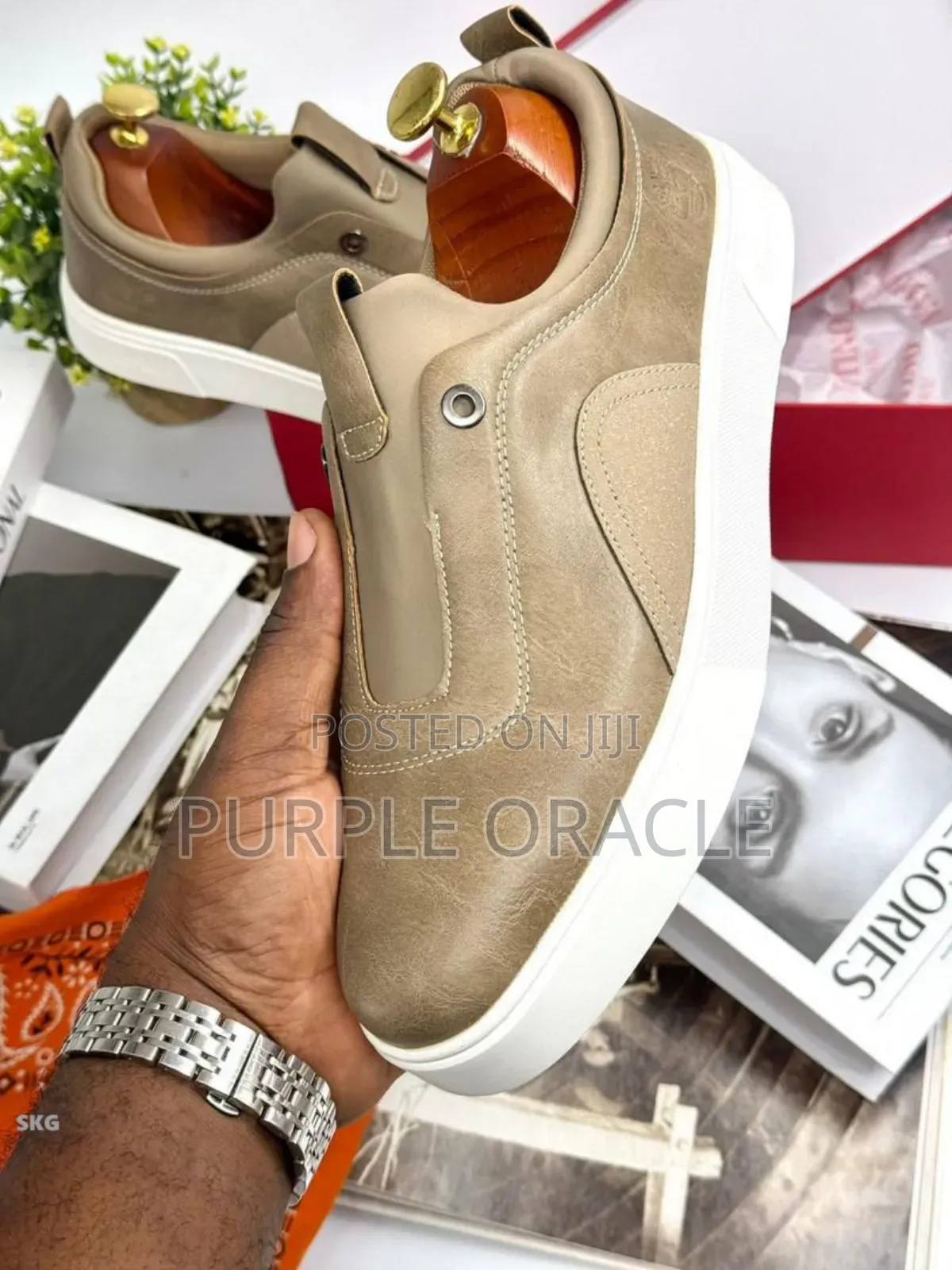 Comfortable Men's Slip-on Sneakers .