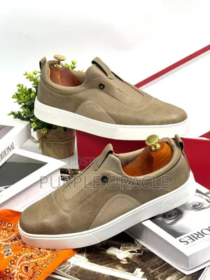 Comfortable Men's Slip-on Sneakers .