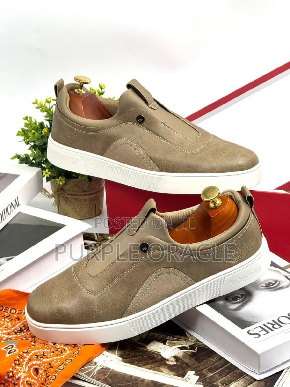 Comfortable Men's Slip-on Sneakers .