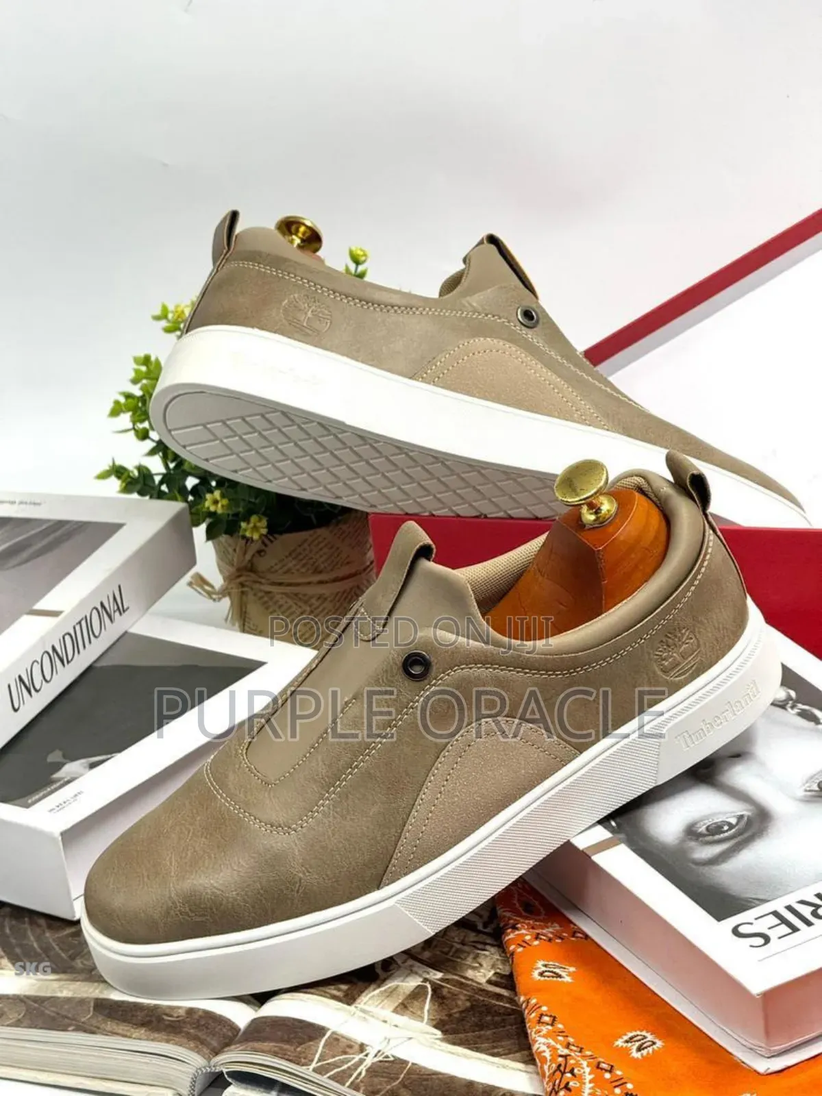 Comfortable Men's Slip-on Sneakers .