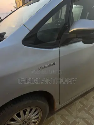 Toyota Voxy SV Premium 2014 Silver