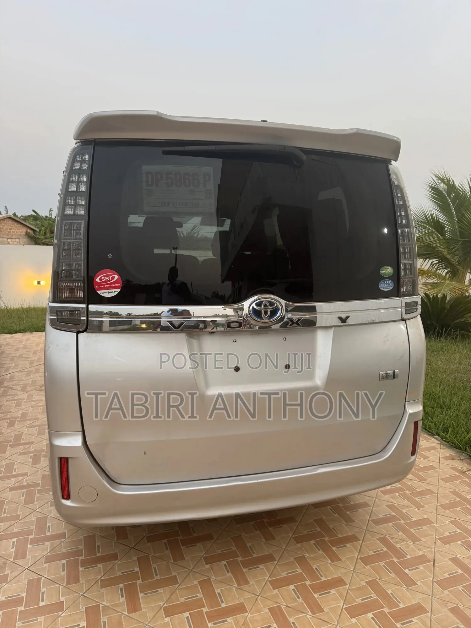 Toyota Voxy SV Premium 2014 Silver