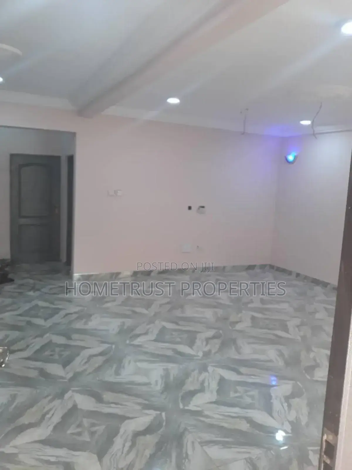 10bdrm Apartment in Kwabenya for sale