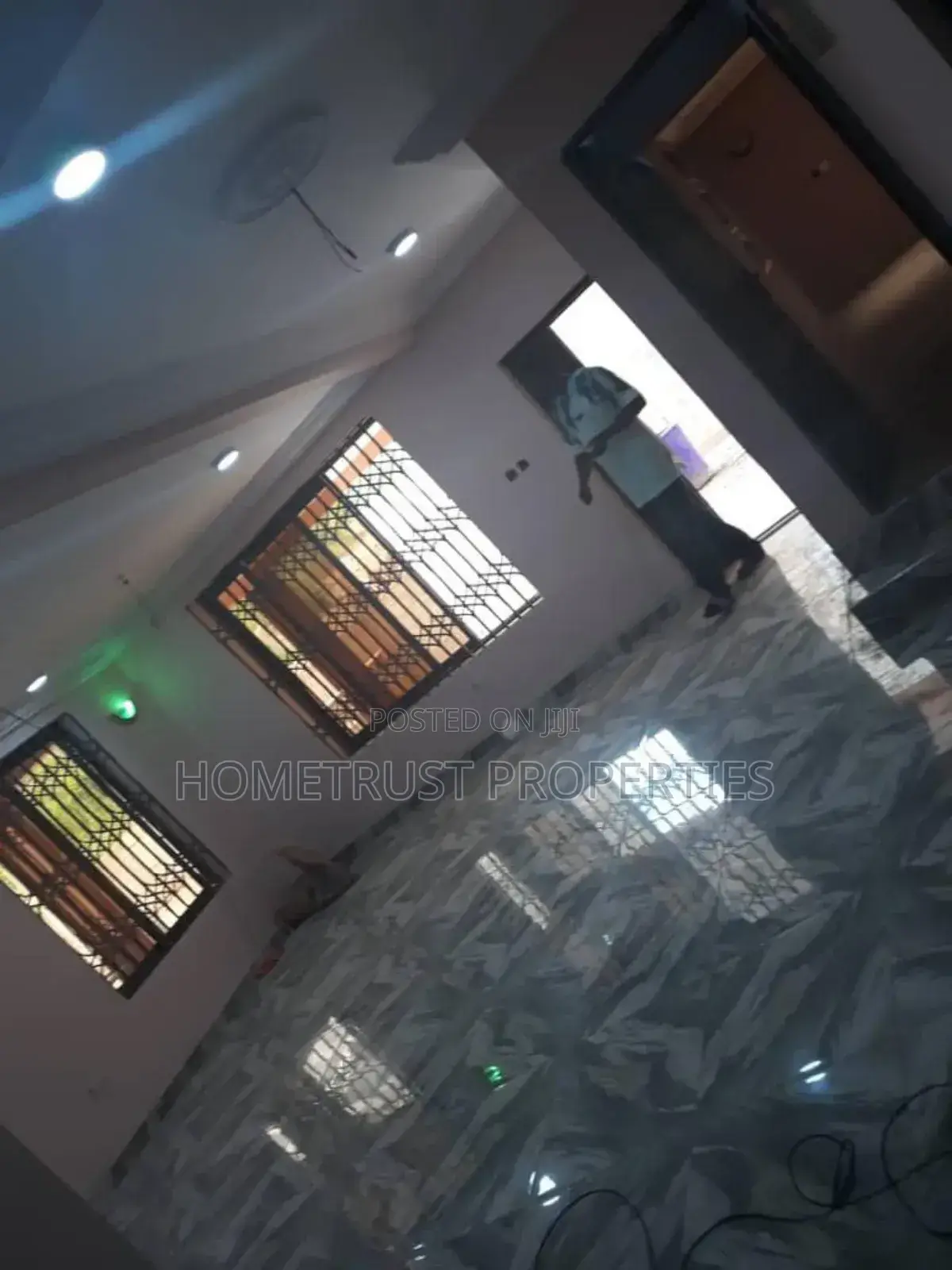 10bdrm Apartment in Kwabenya for sale